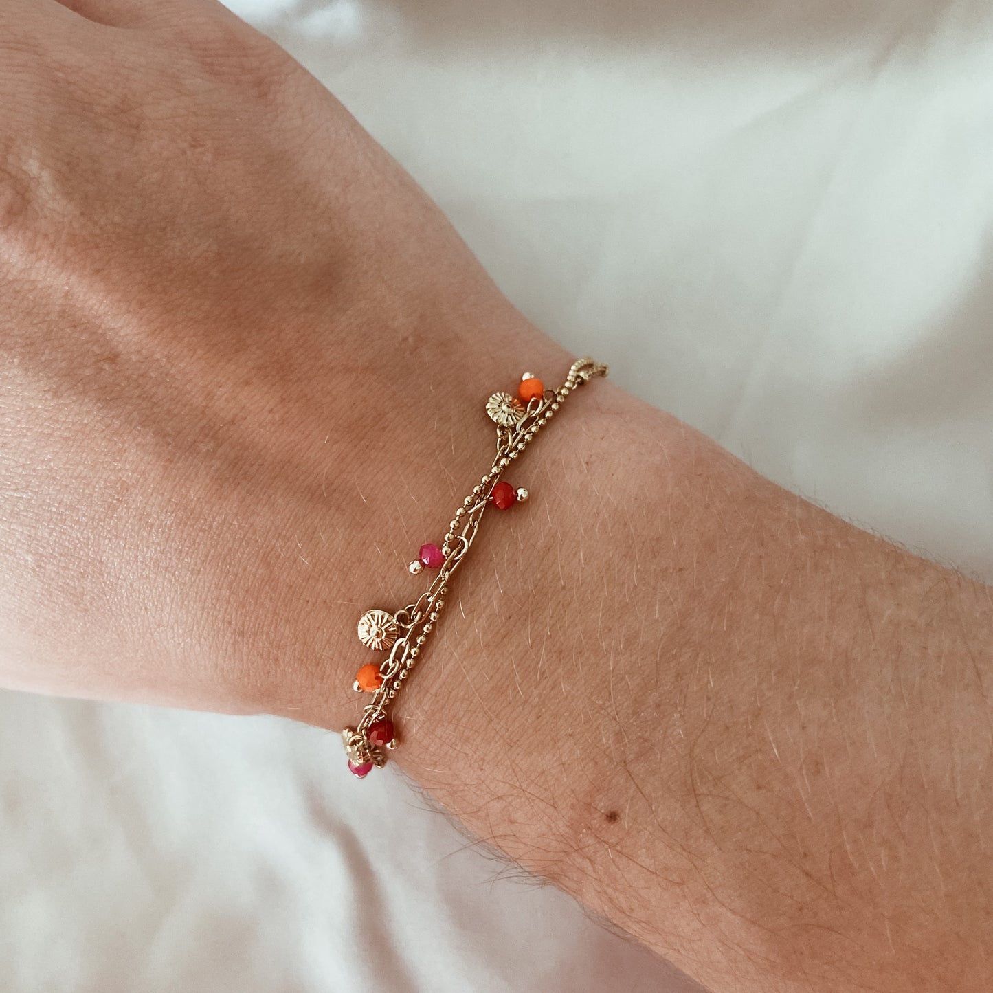 Multiple facet bracelet