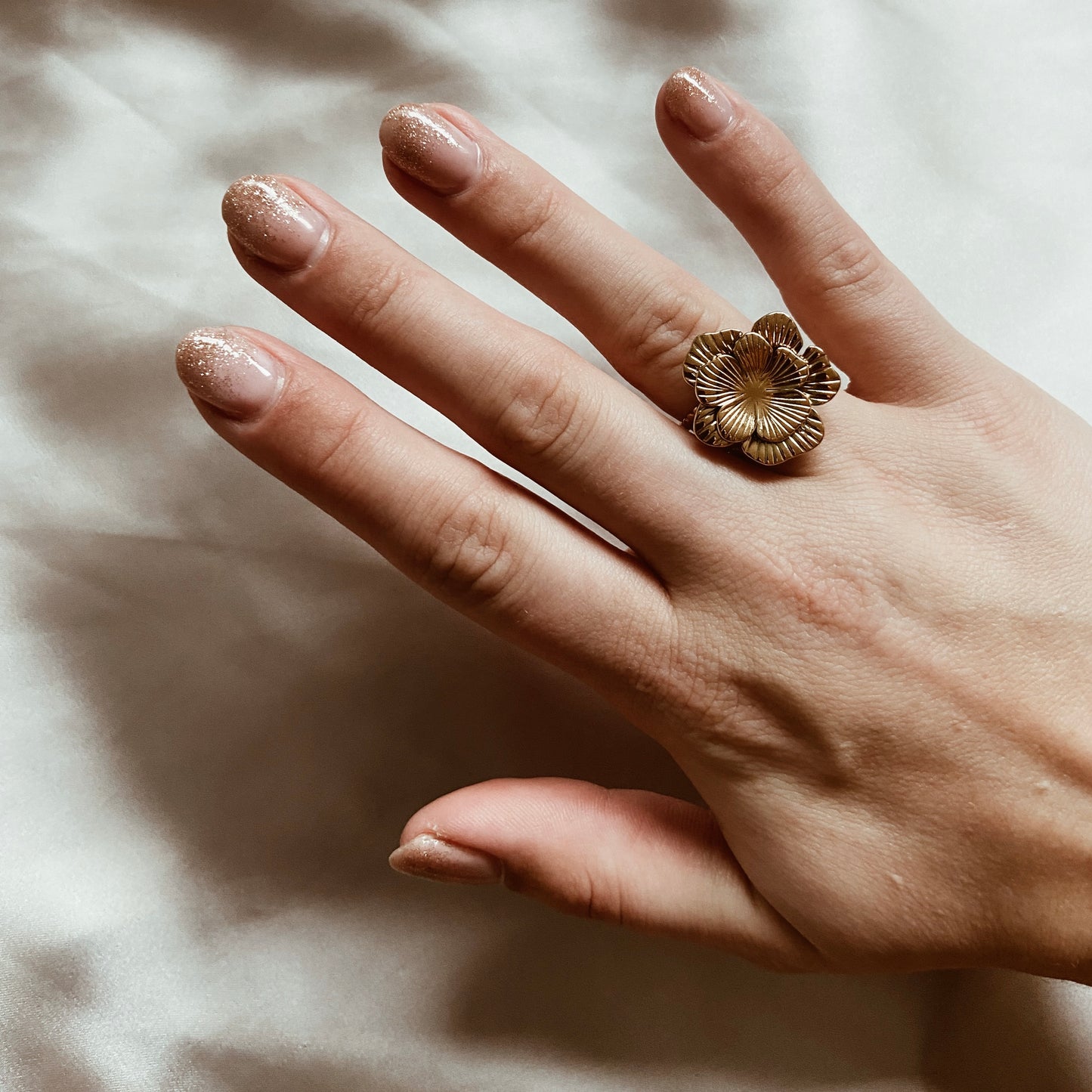 Blooming ring