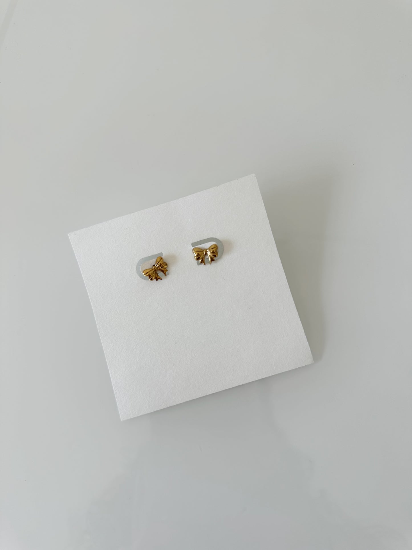 Bow studs