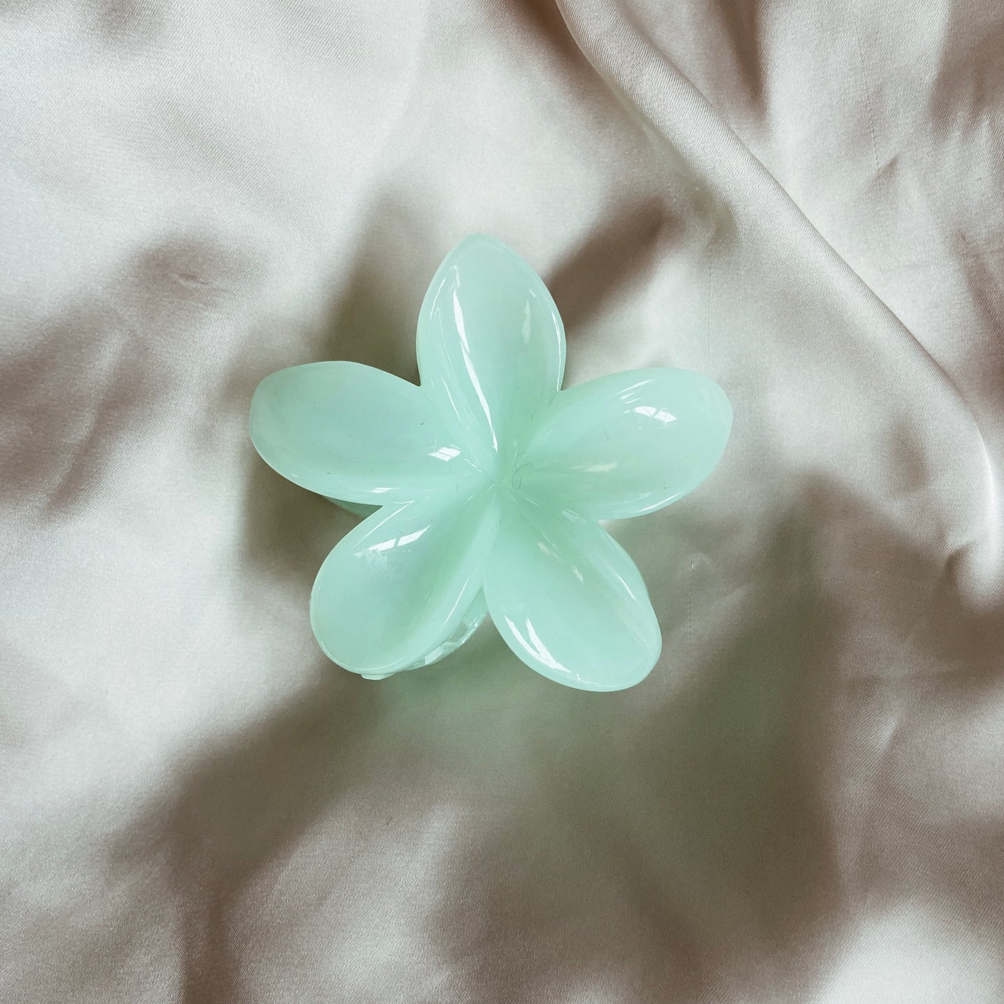 Flower hair clip