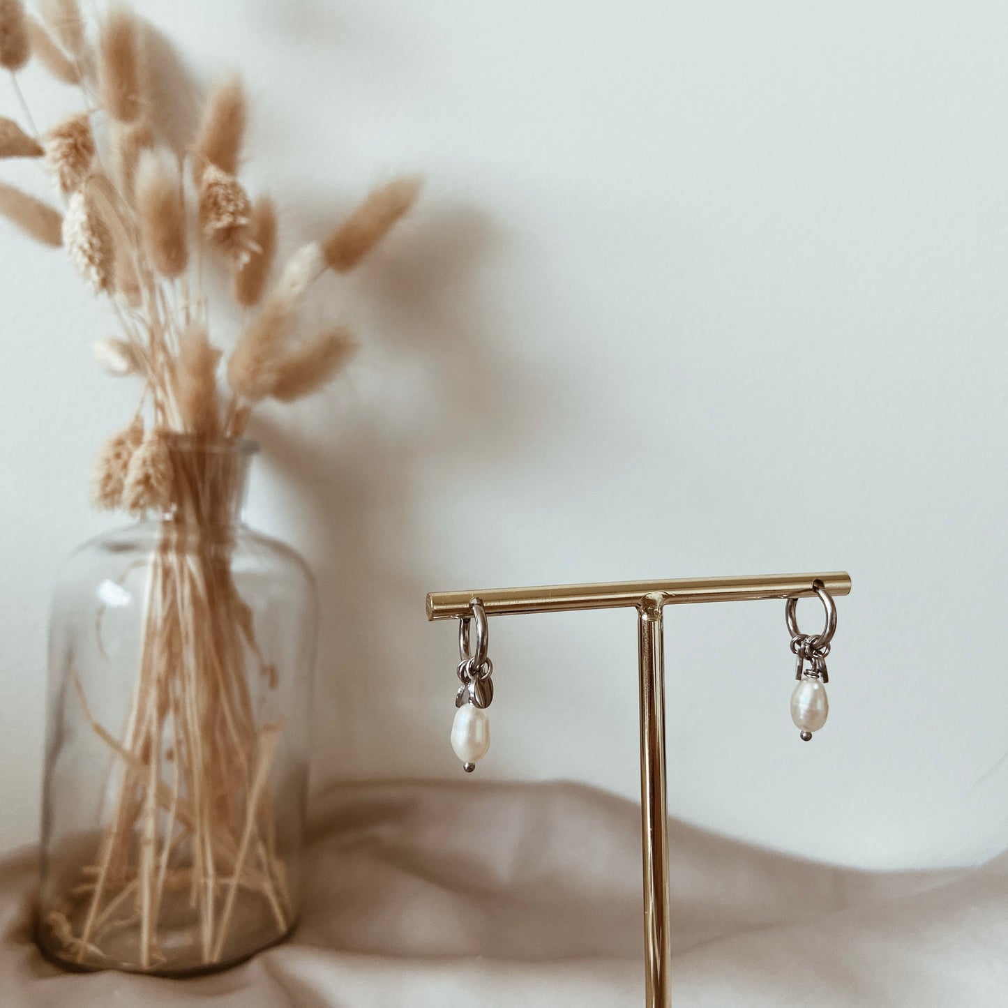 Circle Pearl Earrings