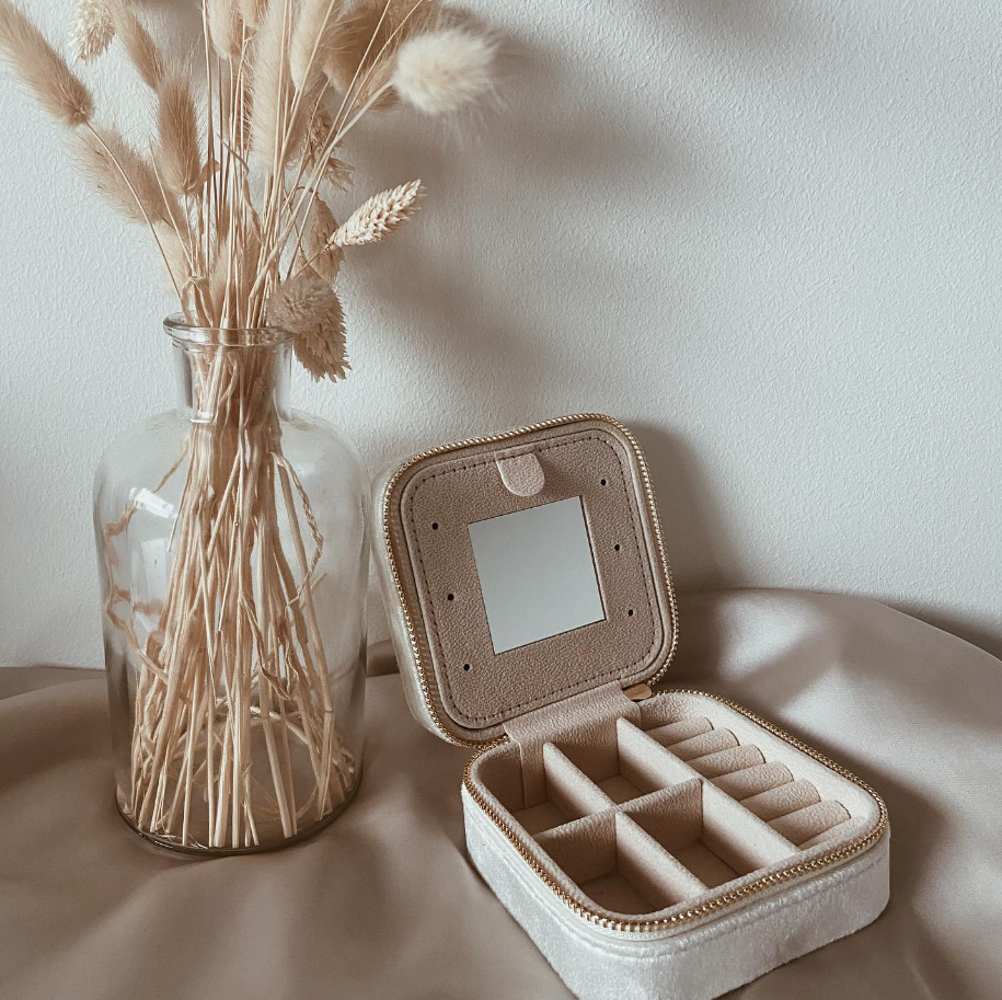 Sparkling jewellery box
