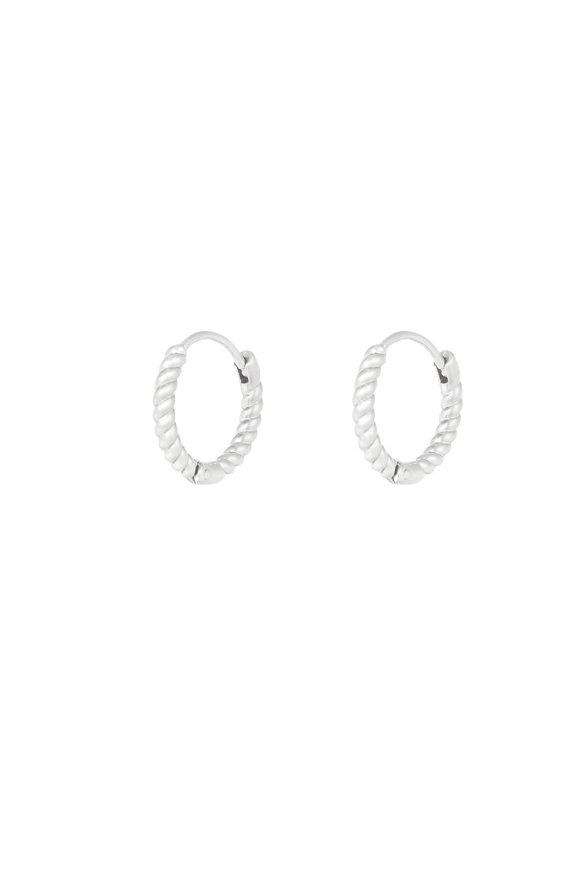 Timeless mini hoops