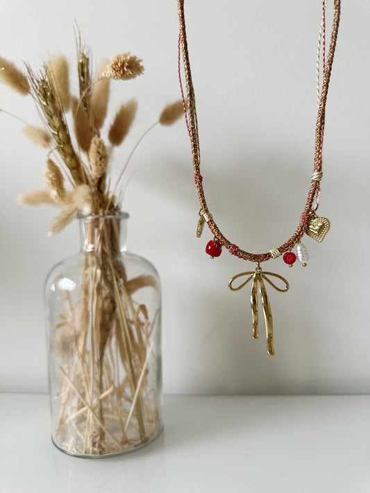 Bow beads necklace