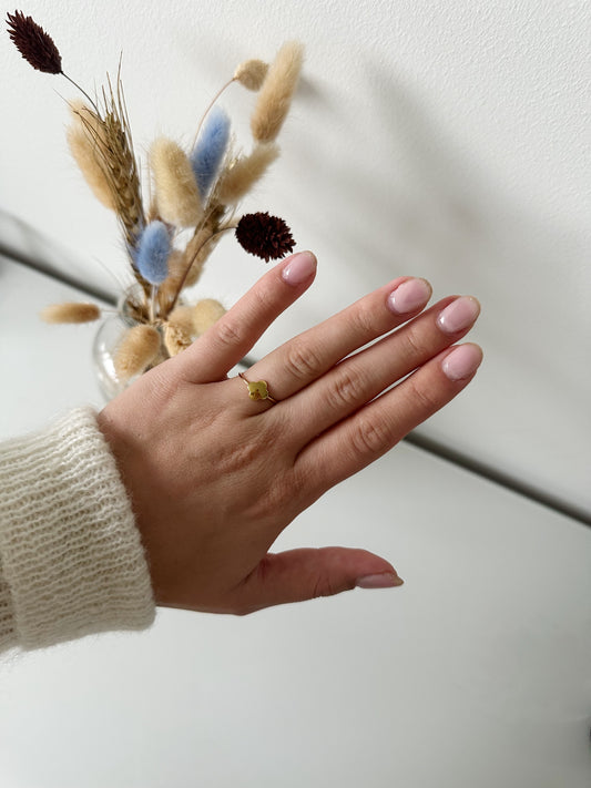 Clover ring