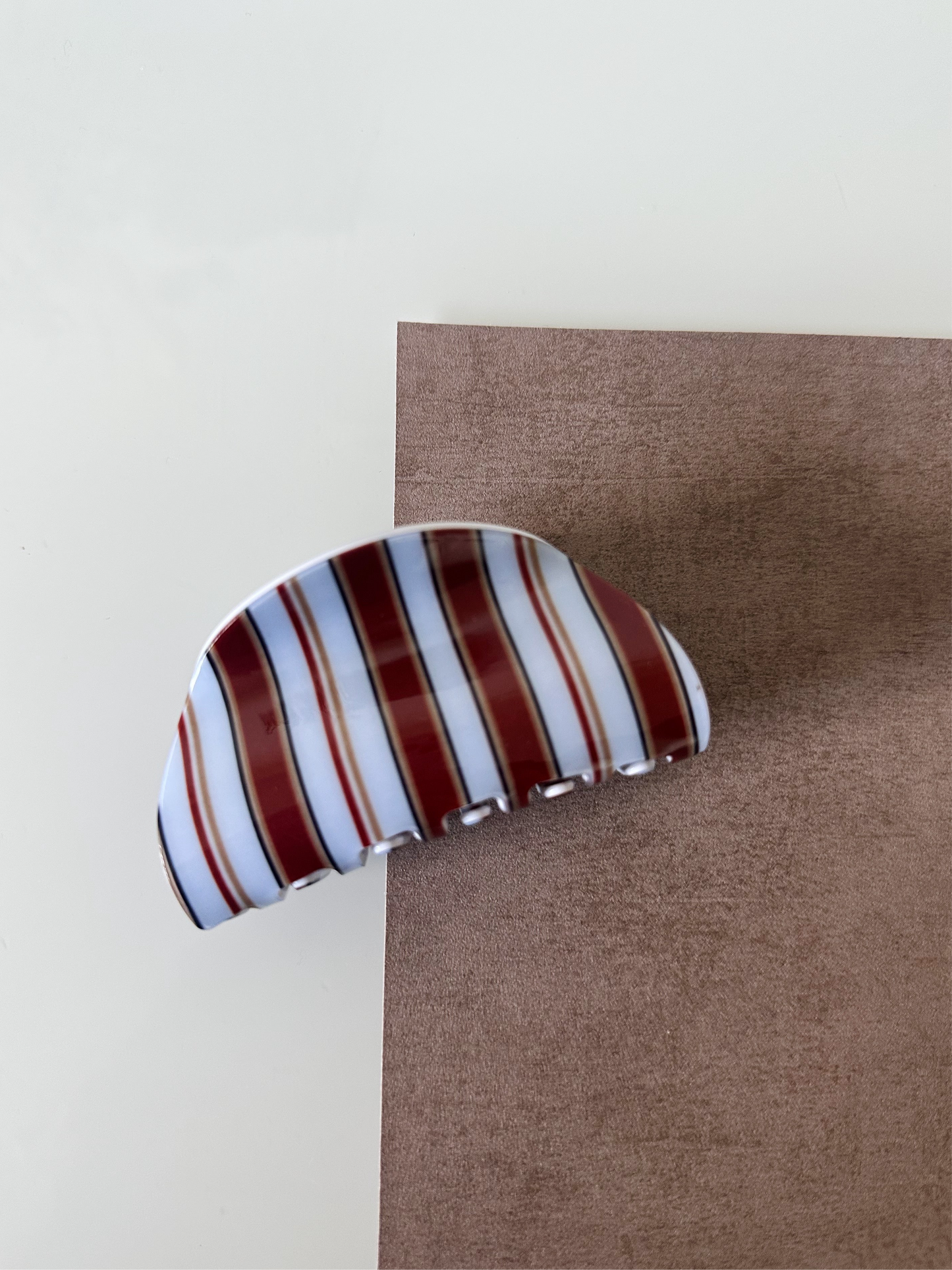Striped fall hairclip