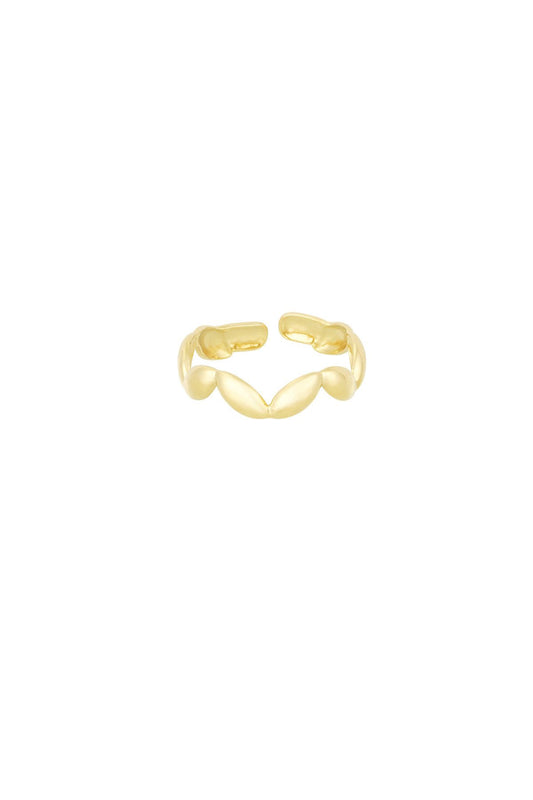 Wavy ring