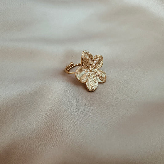 Flower statement ring - mini