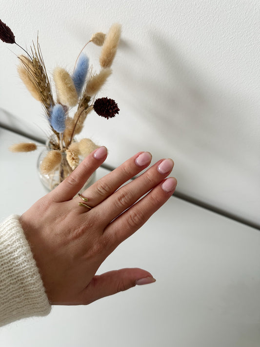 Small swirly ring