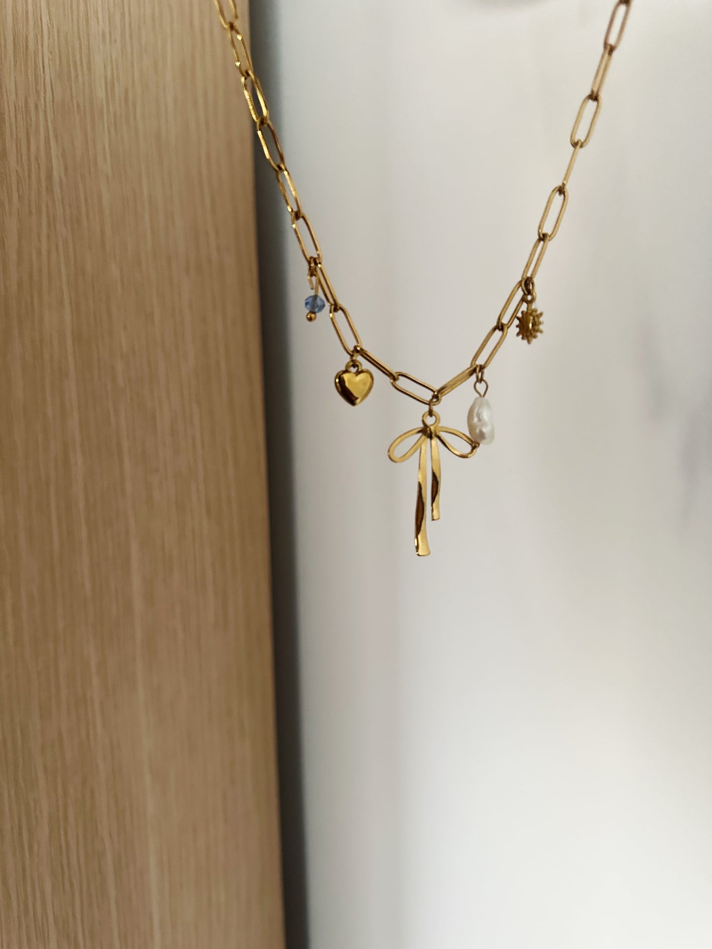 Bow & beyond necklace