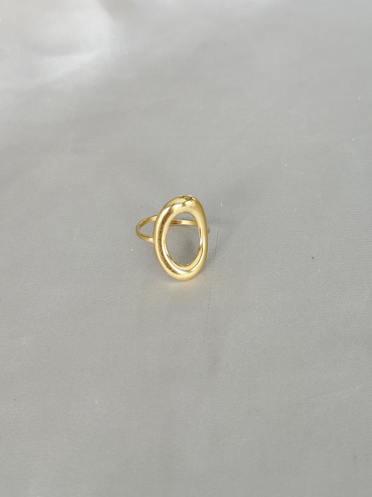 Oval ring