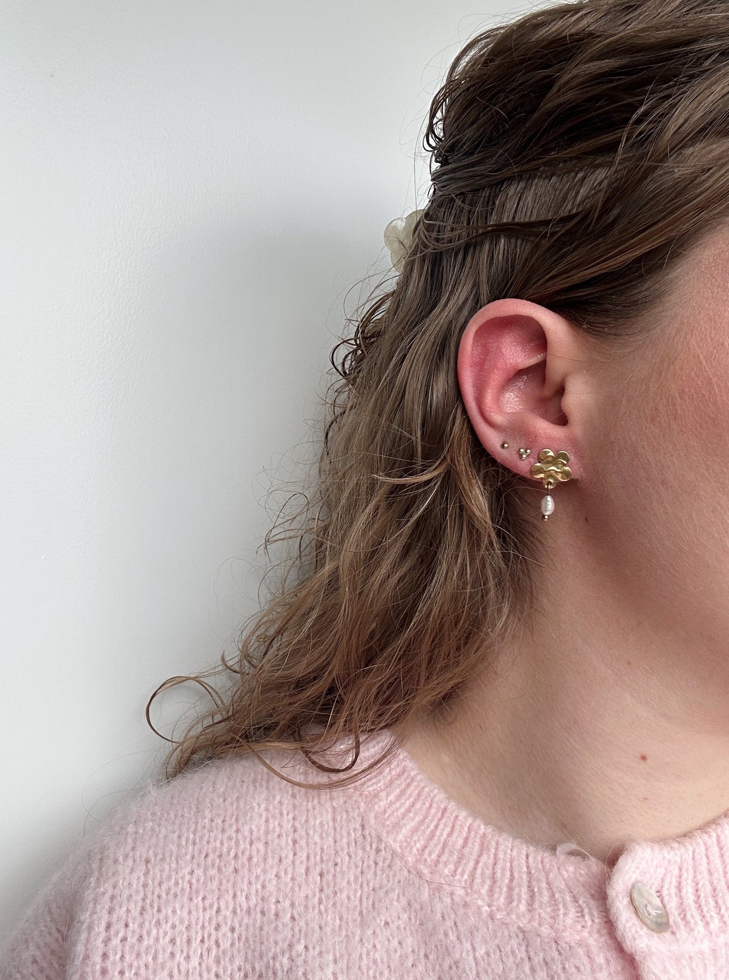 Pearl bloom earrings
