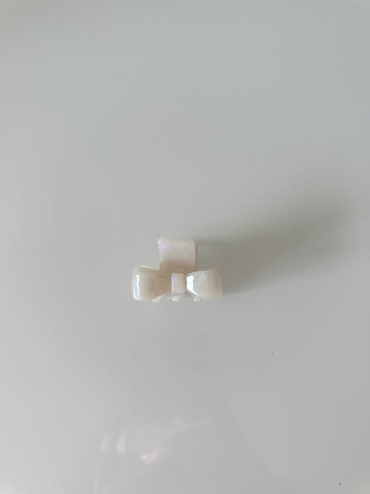 Mini bow hair clip