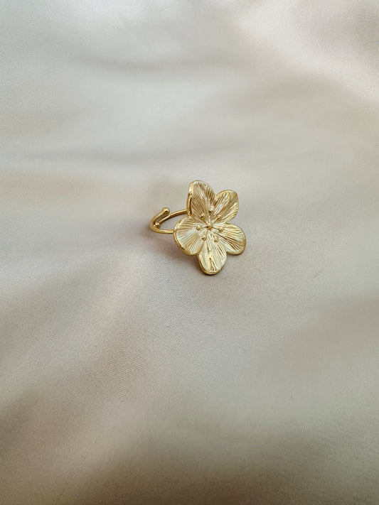 Flower statement ring - mini