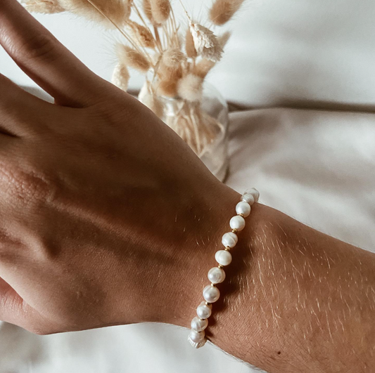 Basic Pearl Bracelet